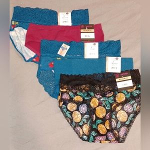 Lot of 5 Pair of Women's Panties. Size XS